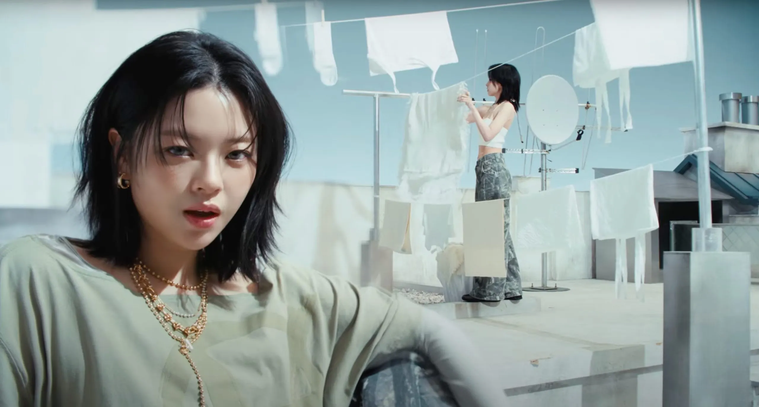 nhóm nhạc TWICE cùng gu thẩm mỹ Y2K trong "This Is For"