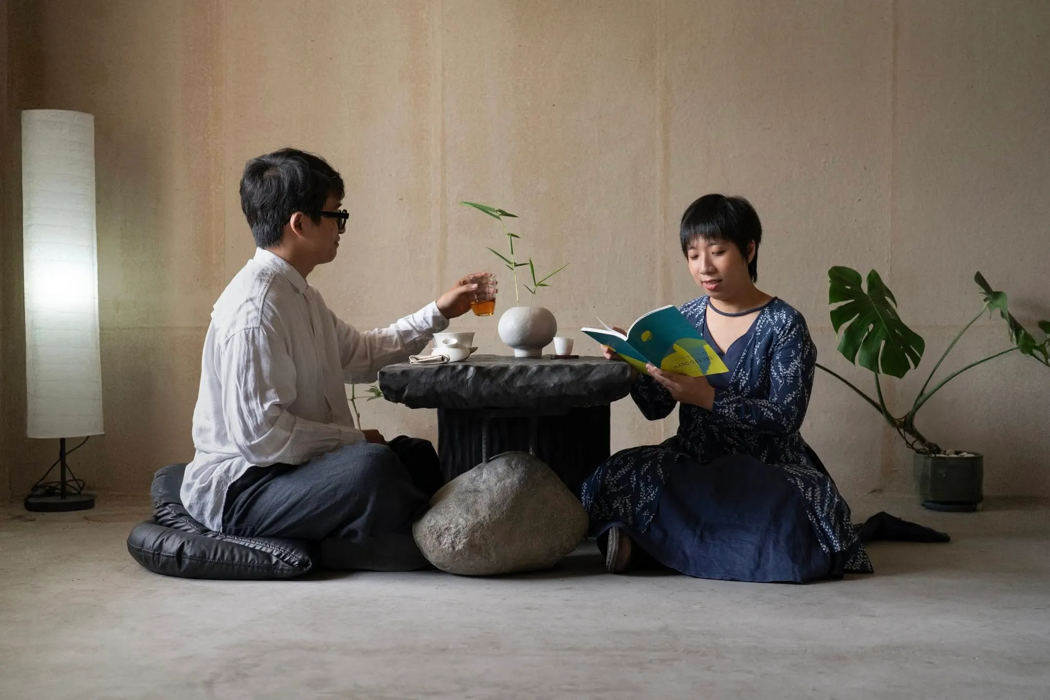 Câu chuyện xoay quanh gia đình nhà thơ Nhược Lạc.