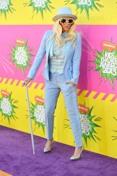 Những khoảnh khắc sao diện vest nữ đẹp Kesha