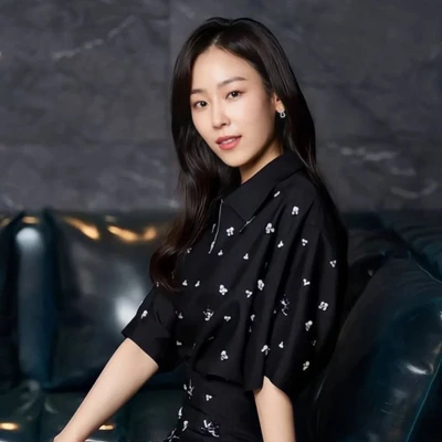 Seo Hyun Jin sở hữu làn da trẻ trung, mịn màng