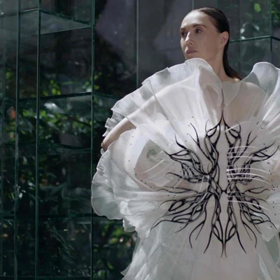 iris van herpen haute couture thu - đông 2020 feature