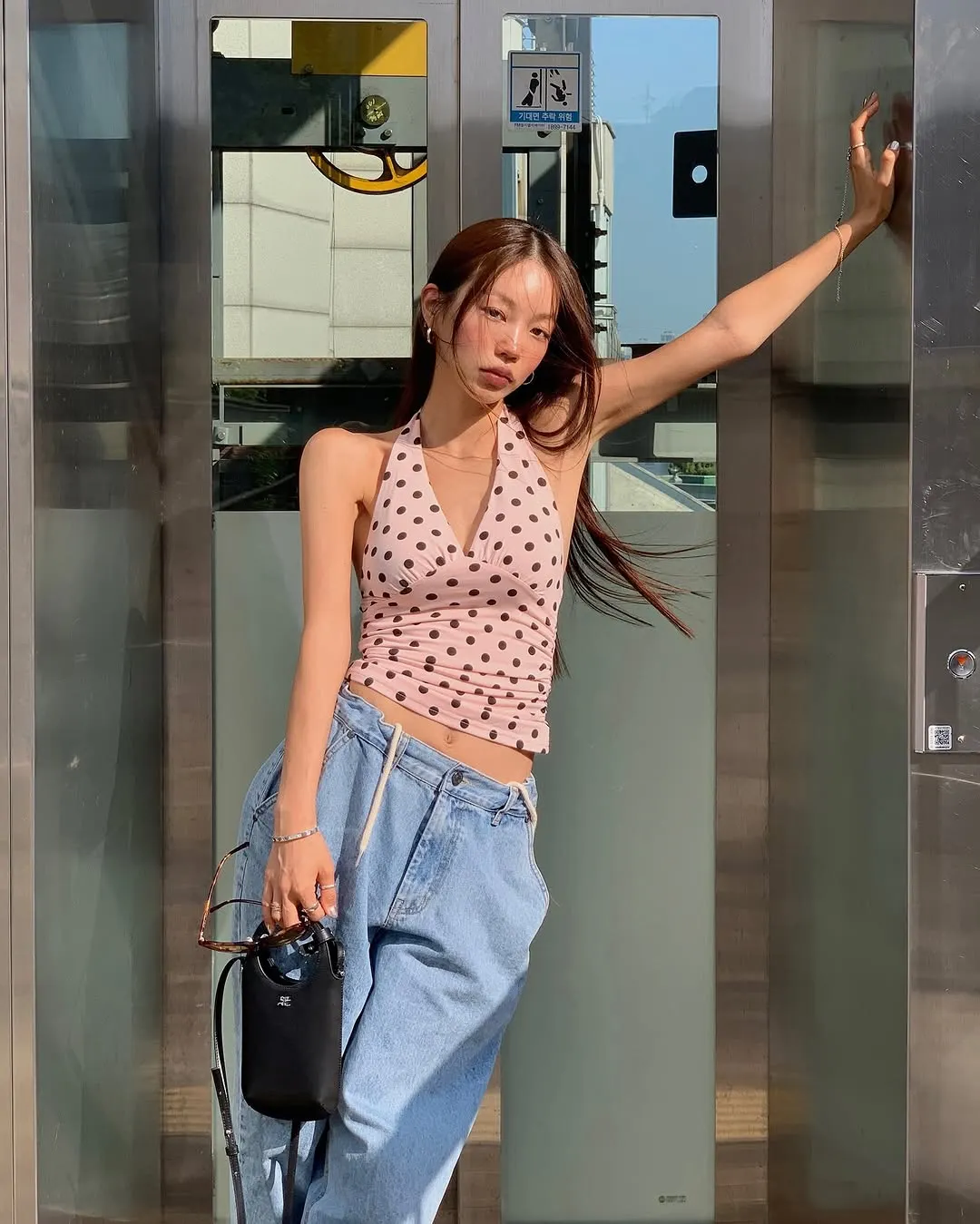 mulbada diện áo chữ V 