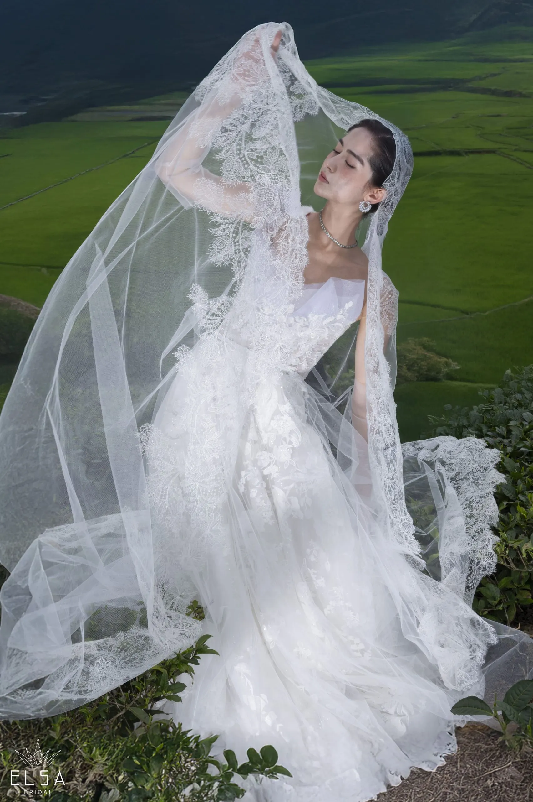 thiết kế váy cưới Elsa Bridal