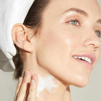 Bật mí 5 bí quyết chăm sóc da cổ giảm nếp nhăn