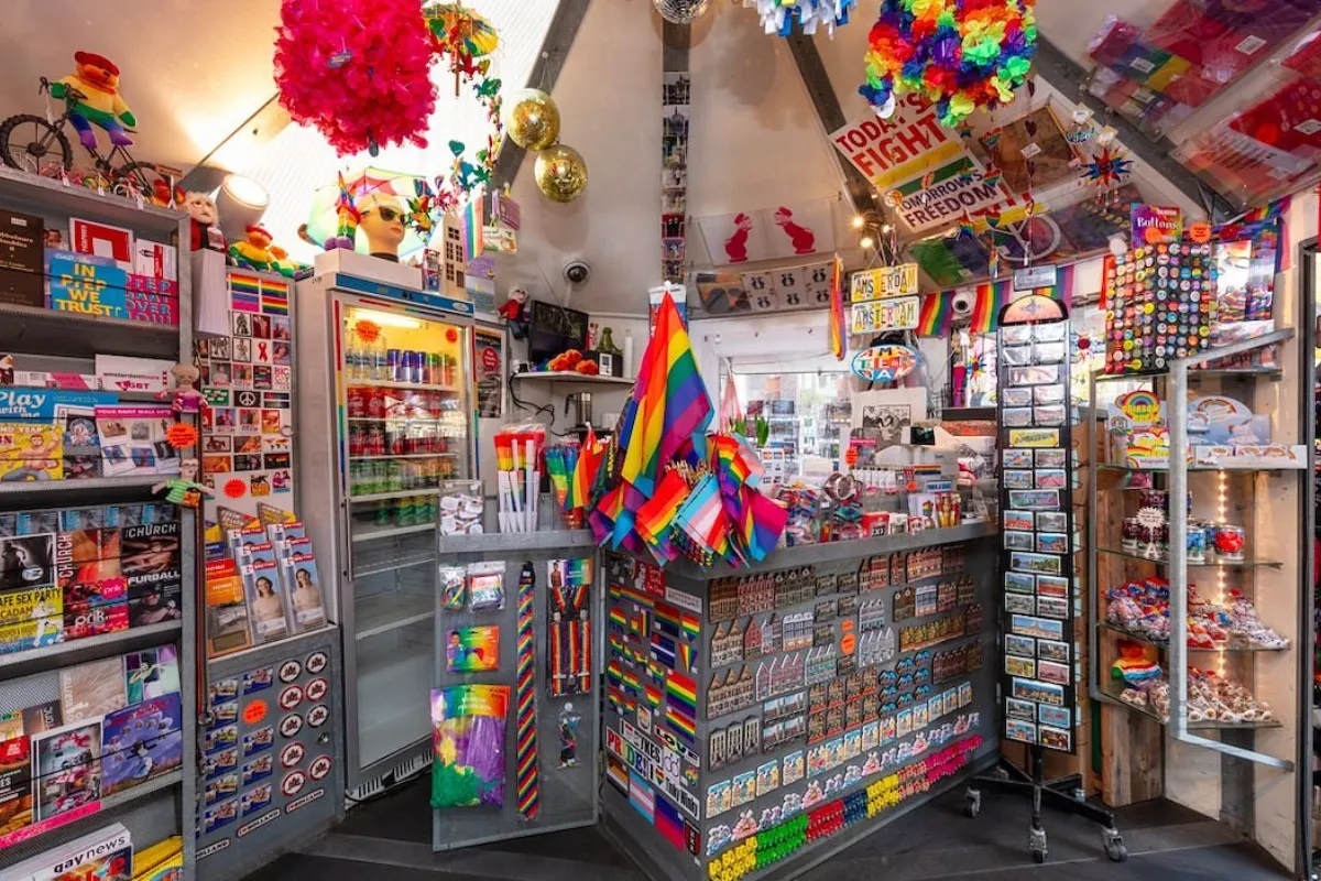 Inside Pink Point, Amsterdam