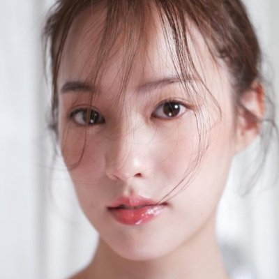 Pimtha sở hữu vẻ đẹp trong trẻo, nàng thơ trong MV mới của Sơn Tùng MTP