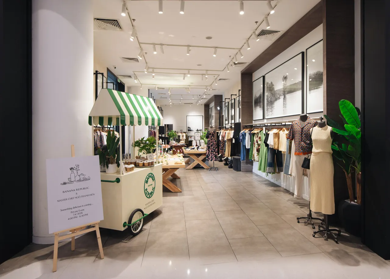 Không gian sự kiện ra mắt BST Xuân 2026 của Banana Republic