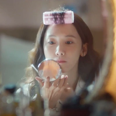 Yoona trang điểm tối giản trong Ngự Trù Của Bạo Chúa.