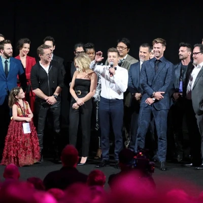 elle việt nam avengers 12