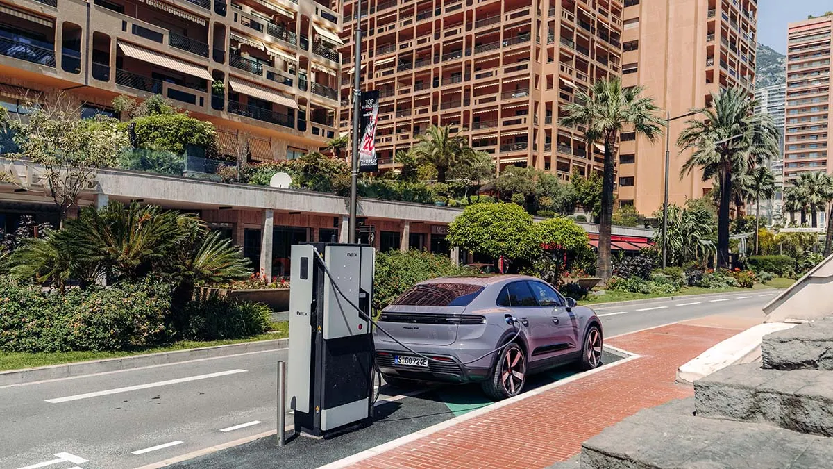 Porsche E-Perfomance hệ sinh thái của tương lai