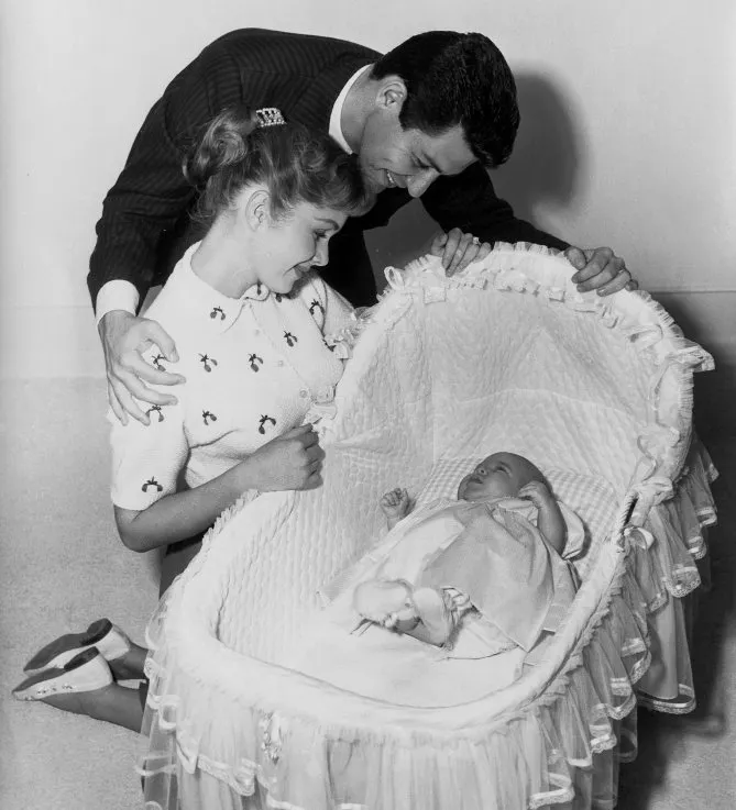 Hai mẹ con Debbie Reynolds và Carrie Fisher - 02