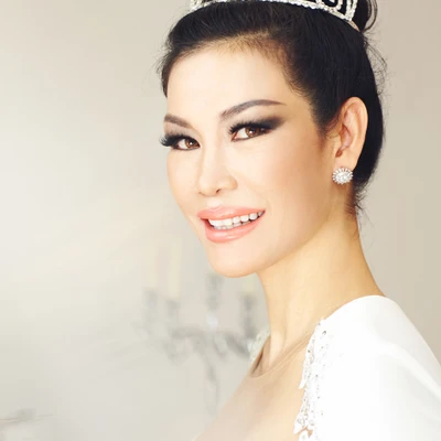 Valencia Trần: "Sắc đẹp là một khoản đầu tư xứng đáng" ELLE VN