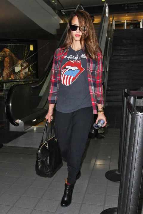 áo-thun-nữ-thời-trang-in-hình