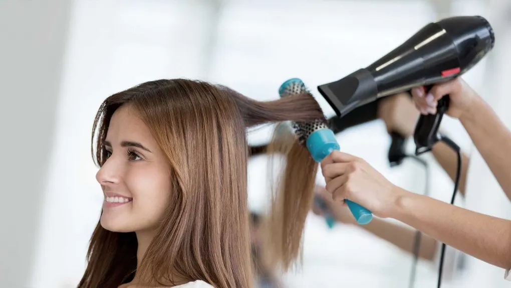 Cách làm tóc thẳng tại nhà không dùng nhiệt