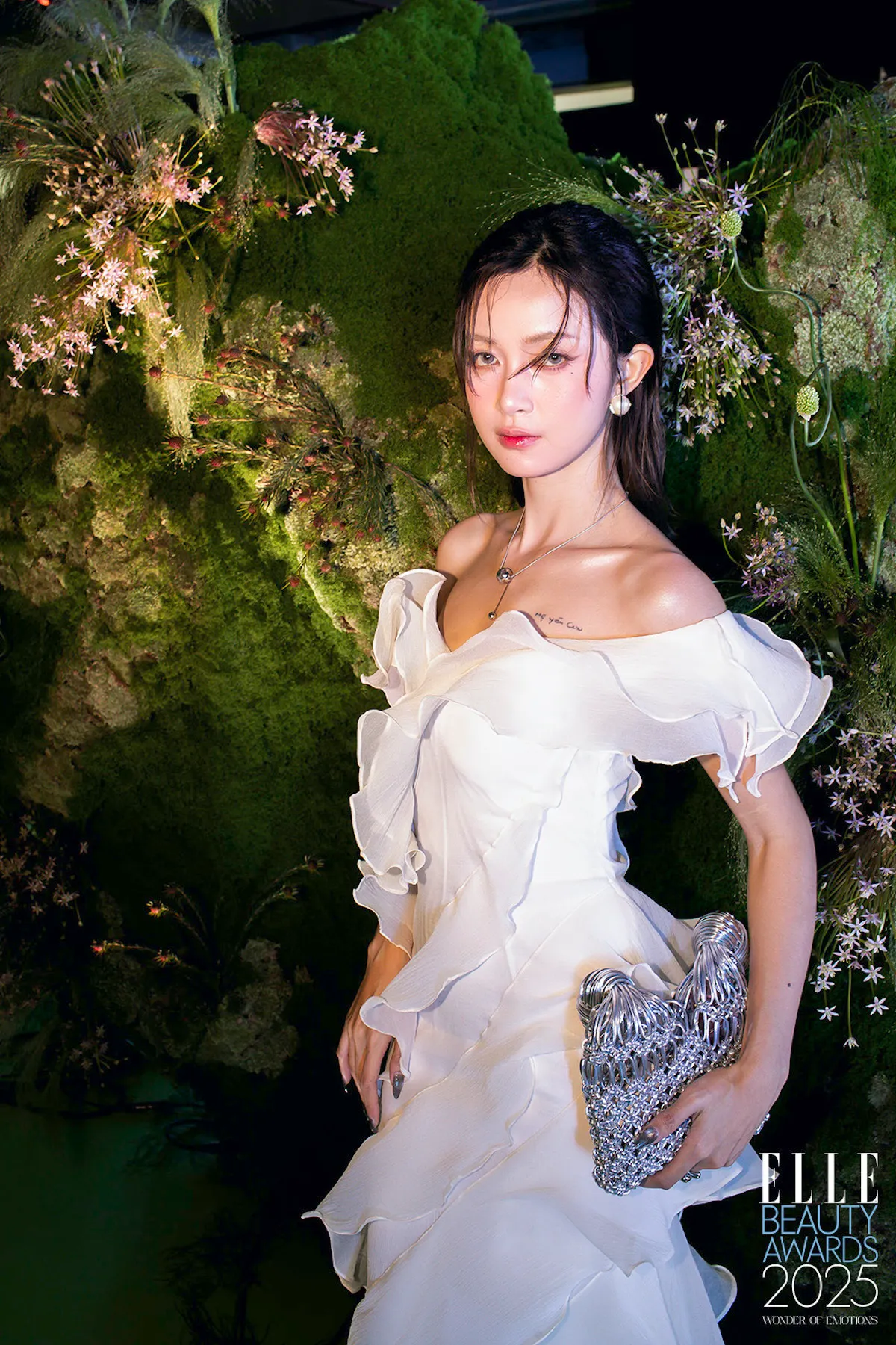 Beauty Blogger Mai Kỳ Hân diện đầm trễ vai