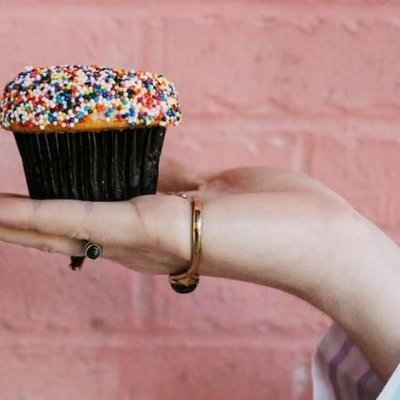 chiếc bánh ngọt loại bỏ đường