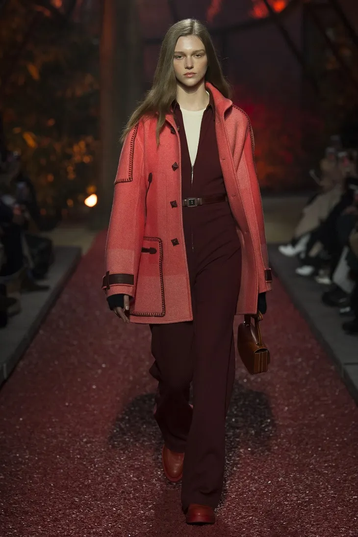 ELLE Việt Nam - Hermes cân bằng một mùa ThuĐông nổi loạn với cảm hứng da cổ điển (3) ELLE Việt Nam - Hermes cân bằng một mùa ThuĐông nổi loạn với cảm hứng da cổ điển (3)