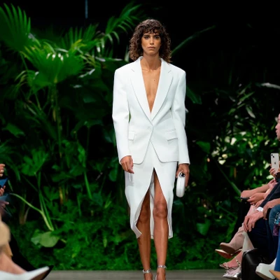 show diễn Michael Kors Xuân Hè 2023