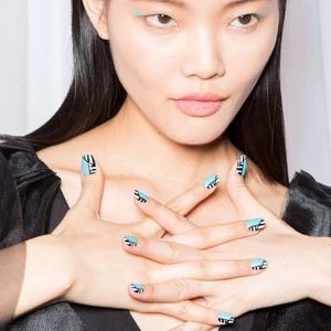 Xu hướng vẽ móng tay phá cách tại NYFW xuân hè 2016 ELLE VN