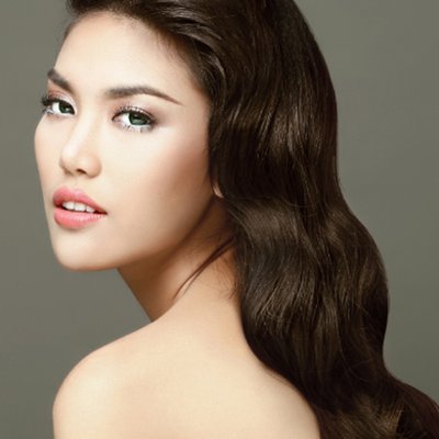 Các cuộc thi vinh dự được người đẹp Lan Khuê làm giám khảo ELLE VN
