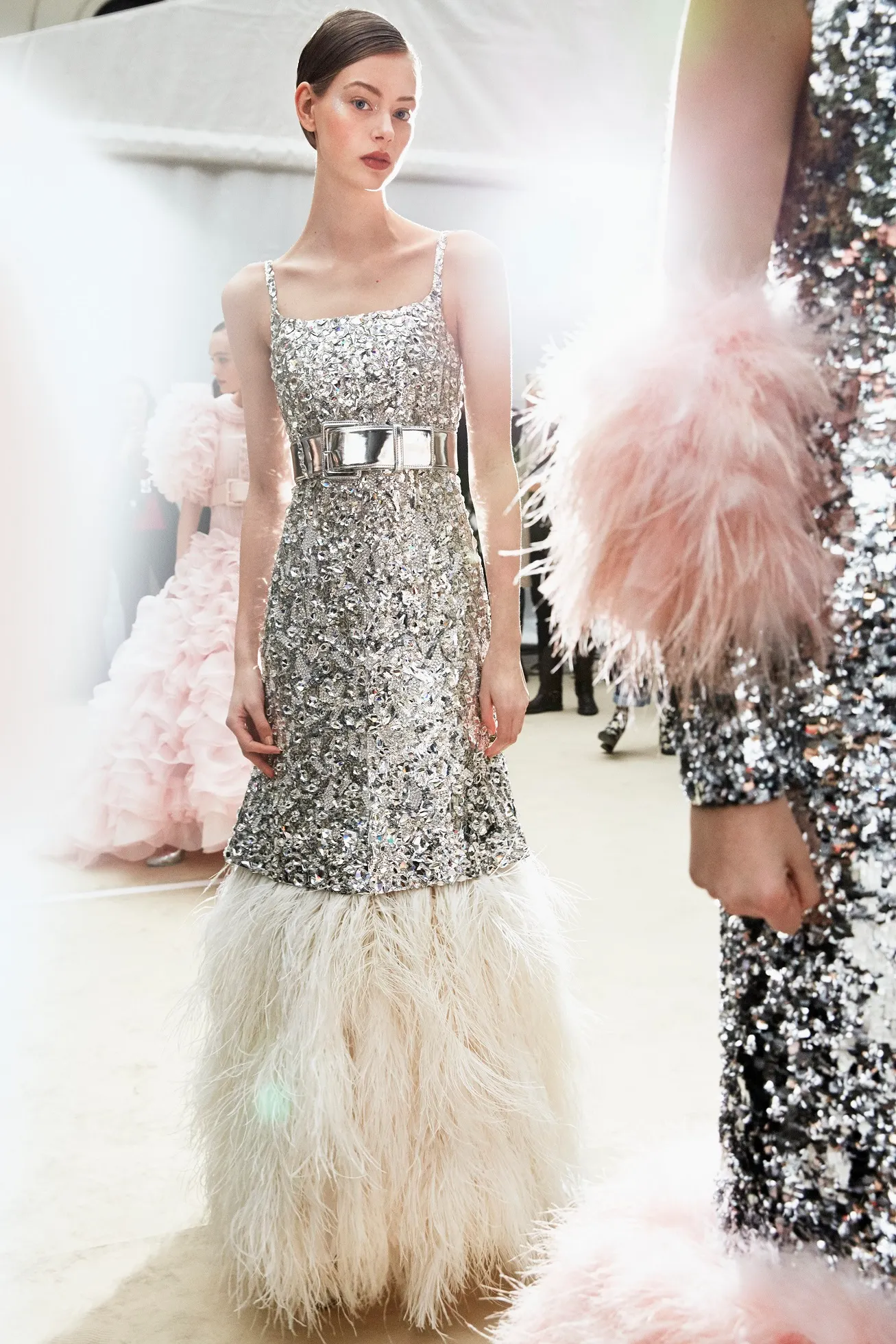 Chanel Haute Couture Xuân Hè 2017 - Đôi tay hiện thực hóa giấc mơ