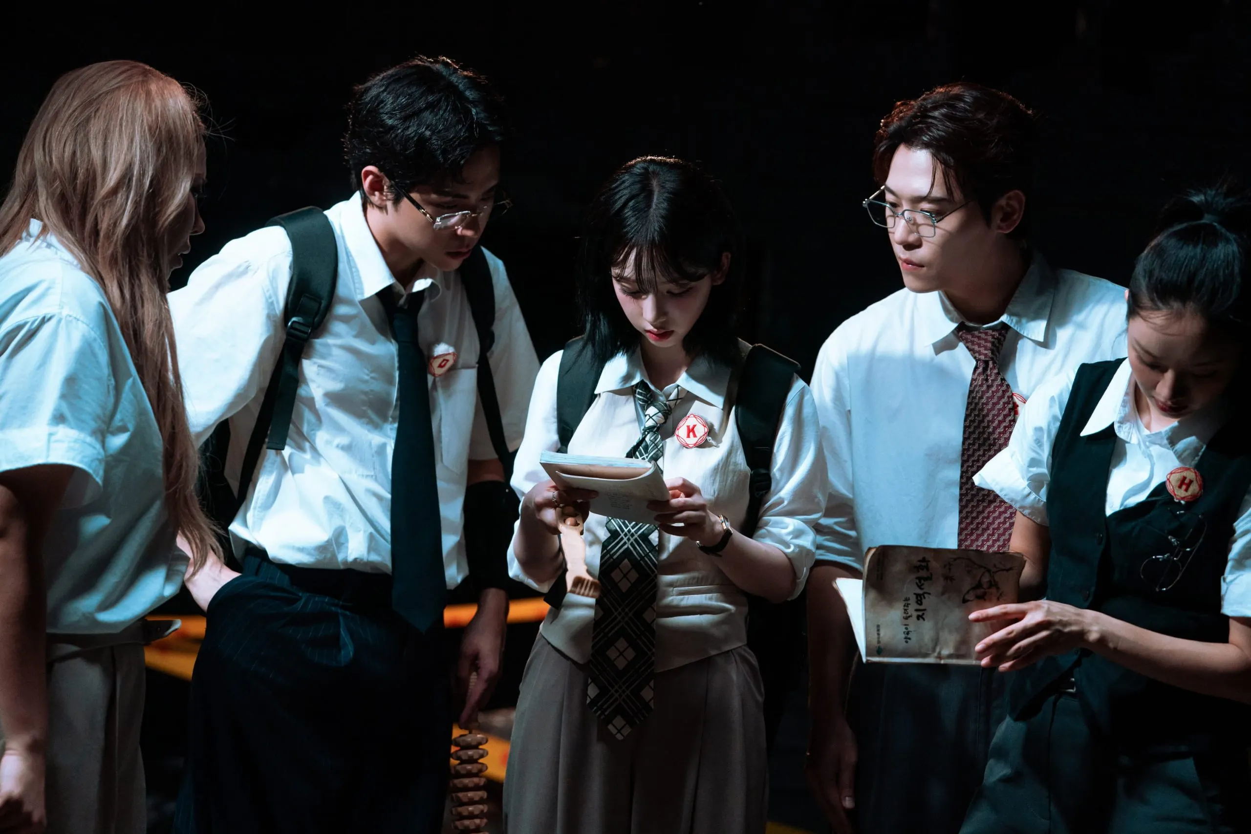 Agents of Mystery mùa 2 quy tụ Lee Yong Jin, John Park, Lee Hye Ri, Kim Do Hoon, Karina và Gabee.