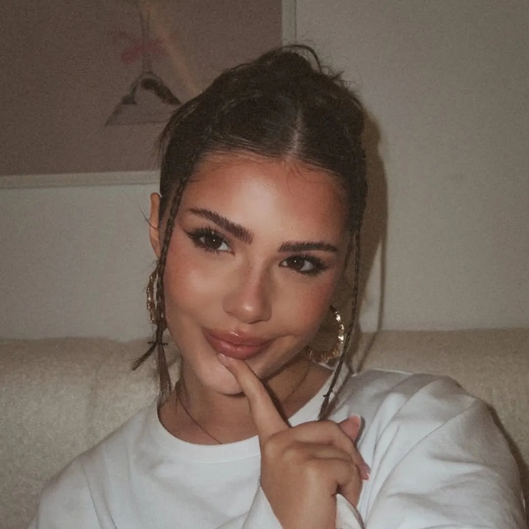 Kiểu tóc búi Y2K thời thượng