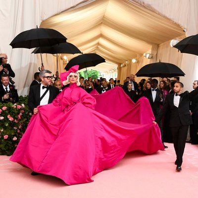 Lady Gaga tại thảm đỏ Met Gala 2019