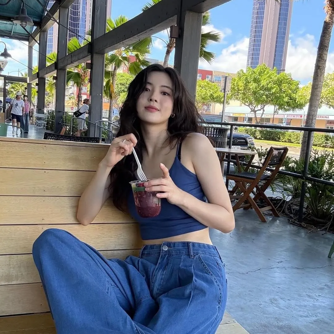 Diễn viên Sunbin xinh đẹp và thon gọn