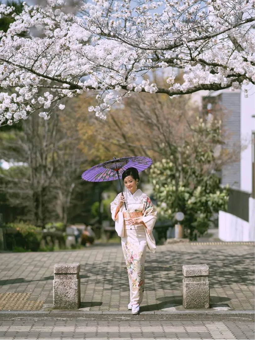 Hồng Nhung hoá thân thành cô gái Nhật tại Kyoto Nhật Bản.