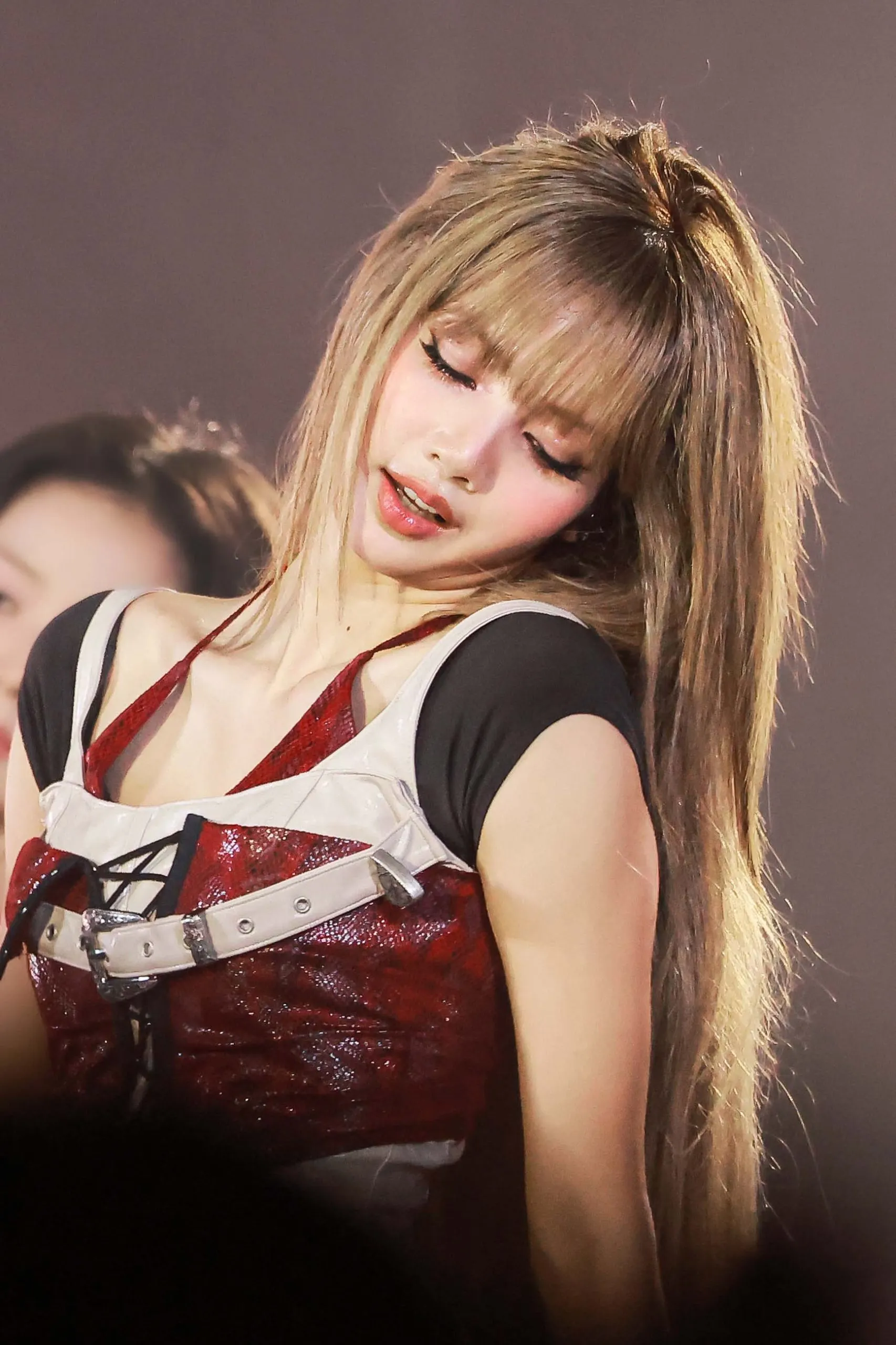 Em út BLACKPINK tại concert deadline world tour makeup blush draping son mlbb
