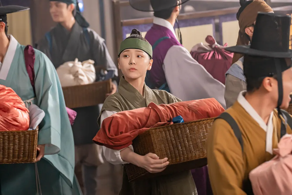 Kim Ji Eun có màn trình diễn ấn tượng trong check in hanyang