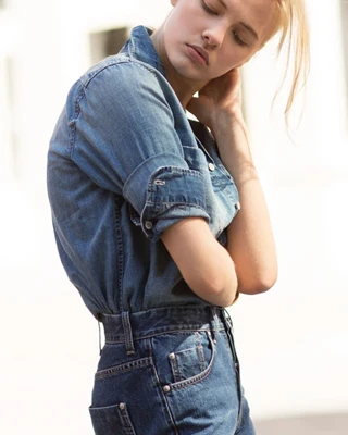 Mẹo 5 cách xắn tay áo đẹp và đơn giản cho nữ