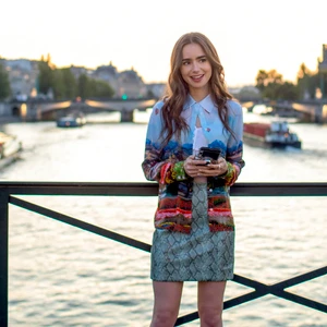 lily collins thời trang trong phim emily in paris feature