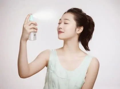 nước xịt khoáng
