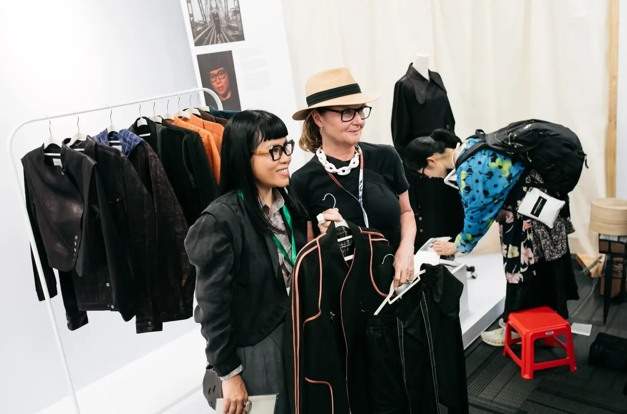 Bà Vũ Thảo, nhà sáng lập Kilomet109 (trái)