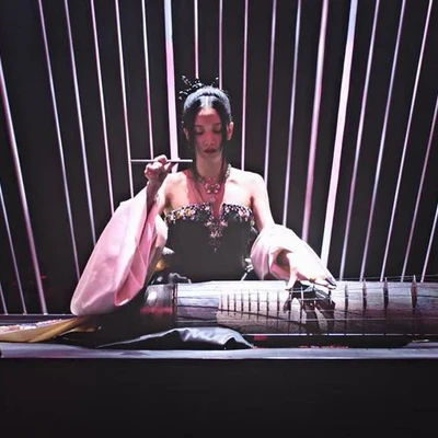 các thương hiệu thởi trang trong MV Pink Venom