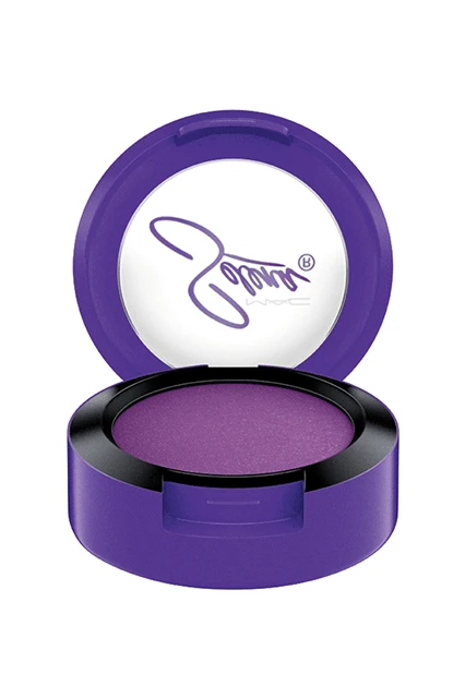 Rúng động trước BST MAC Cosmetic x Selena ELLE VN