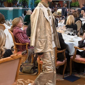 bst thoi trang chanel prefall 2017