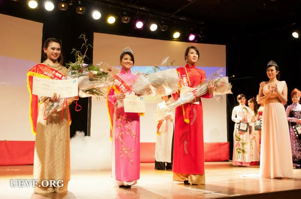 tet-co-truyen-o-chau-au-elle-vietnam-8