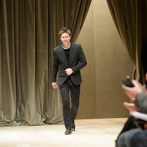 Giám đốc sáng tạo của Burberry bất ngờ từ chức