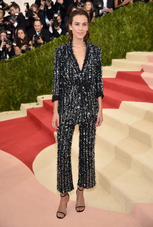 Alexa Chung trong bộ suits của Thakoon 