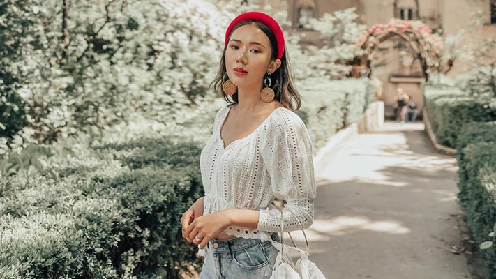 Băng đô nhung đỏ xinh xắn cho mùa Hè