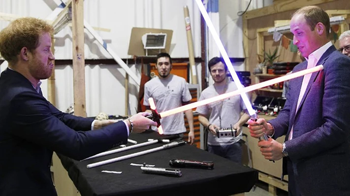 Bộ đôi Hoàng tử Harry và William chính thức xuất hiện trong bom tấn Star Wars: Jedi cuối cùng