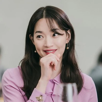 Shin Min Ah trẻ trung, xinh xắn trong Hometown Cha-Cha-Cha