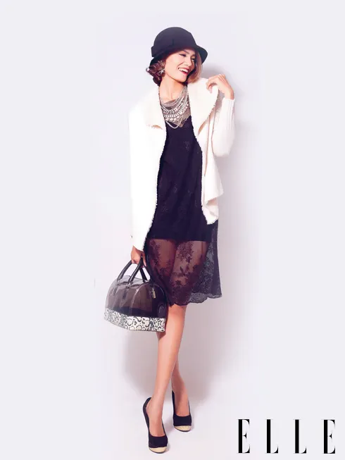 Áo khoác lông OASIS 1.699.000 VNĐ Nón dạ ACCESSORIZE 1.175.000 VNĐ Hoa tai OASIS 349.000 VNĐ Vòng cổ OASIS 999.000 VNĐ Túi xách FURLA Giày cao gót ZARA