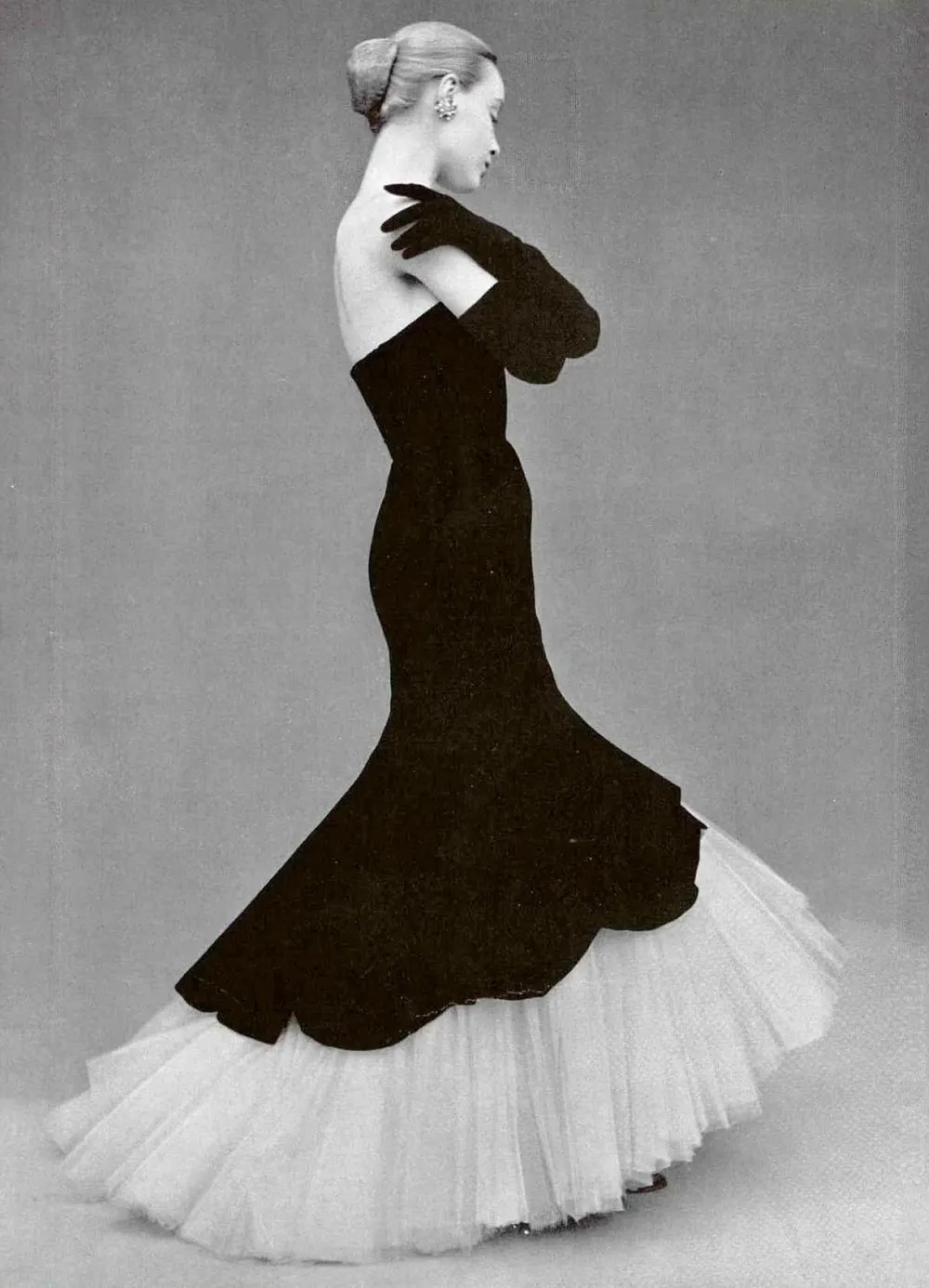 trang phục Flamenco Tây Ban Nha Balenciaga 