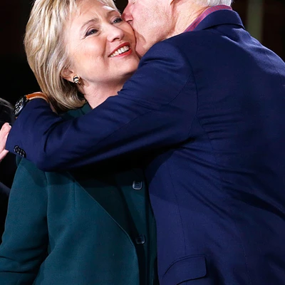Chuyện tình của cặp đôi quyền lực Bill Clinton & Hillary Clinton
