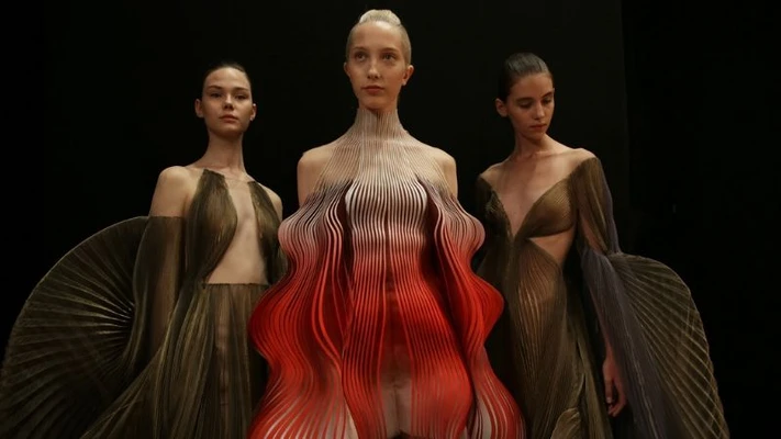 bộ sưu tập haute couture iris van herpen fall 2019
