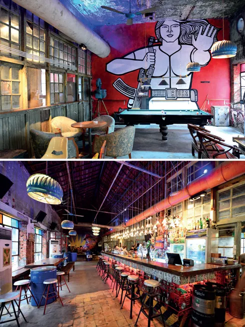 Bar Barbetta với cách bài trí thô mộc, mang không khí của một công xường dang dở.